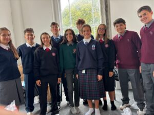 Imagen de estudiantes en colegio de Irlanda