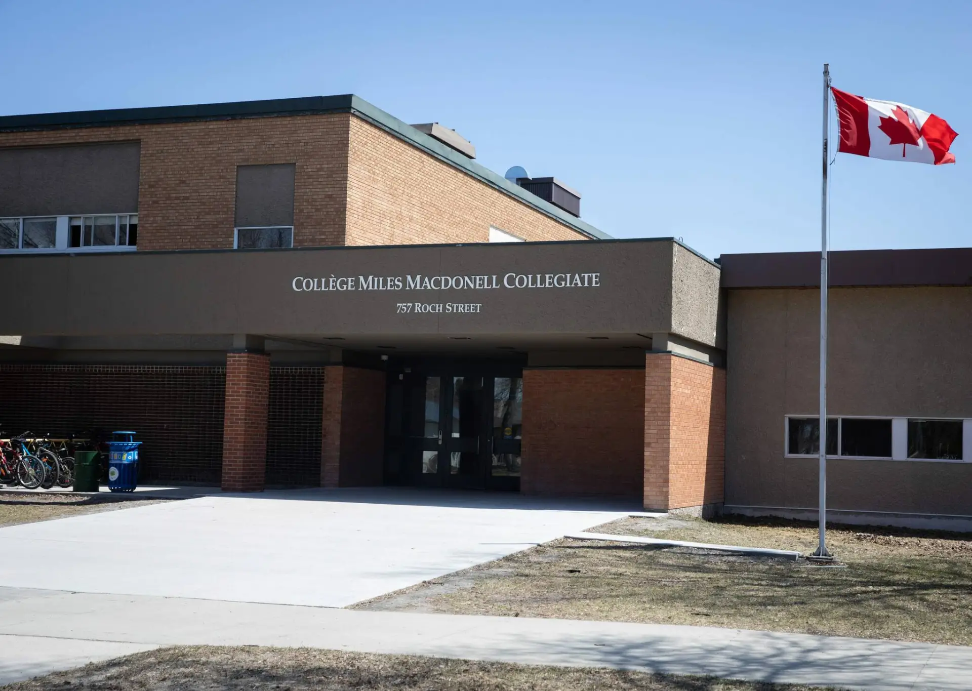 Exteriores de Collège Miles Macdonell Collegiate