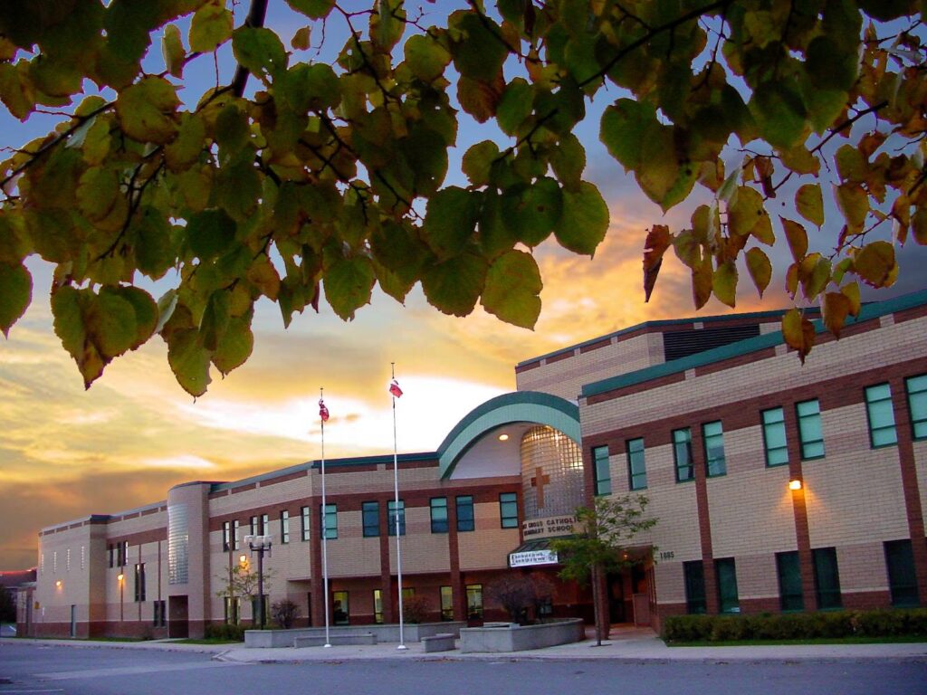 Exteriores de Holy Cross Catholic Secondary School