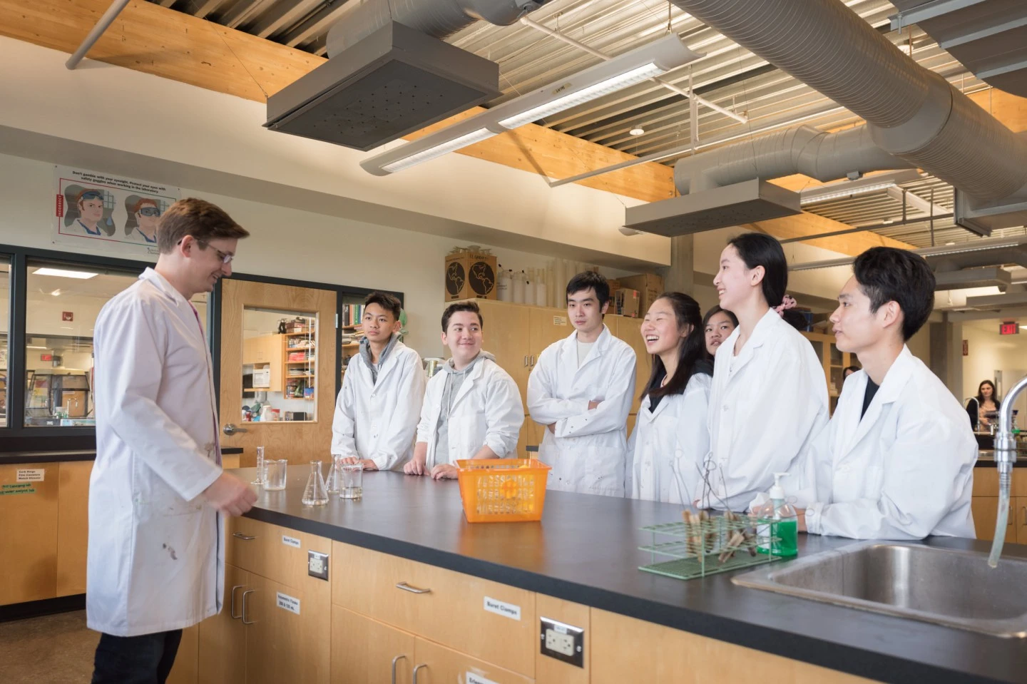 Salon de clases de ciencia de una escuela del Richmond School District